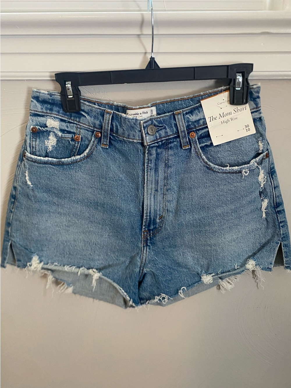 Abercrombie & Fitch Blue Denium High-Rise Curve Love “The Mom Short”